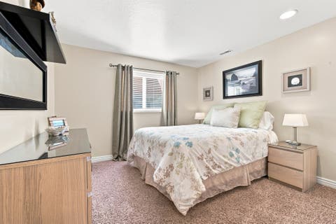 Tiny photo for 2092 E SOMERSET DR S, Cottonwood Heights, UT 84121 (MLS # 2173475)