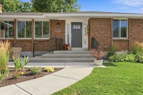 Tiny photo for 2092 E SOMERSET DR S, Cottonwood Heights, UT 84121 (MLS # 2173475)