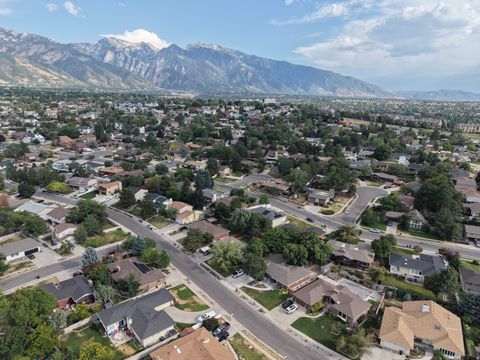 Tiny photo for 2092 E SOMERSET DR S, Cottonwood Heights, UT 84121 (MLS # 2173475)