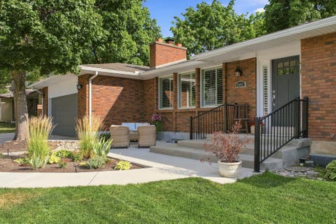 Tiny photo for 2092 E SOMERSET DR S, Cottonwood Heights, UT 84121 (MLS # 2173475)