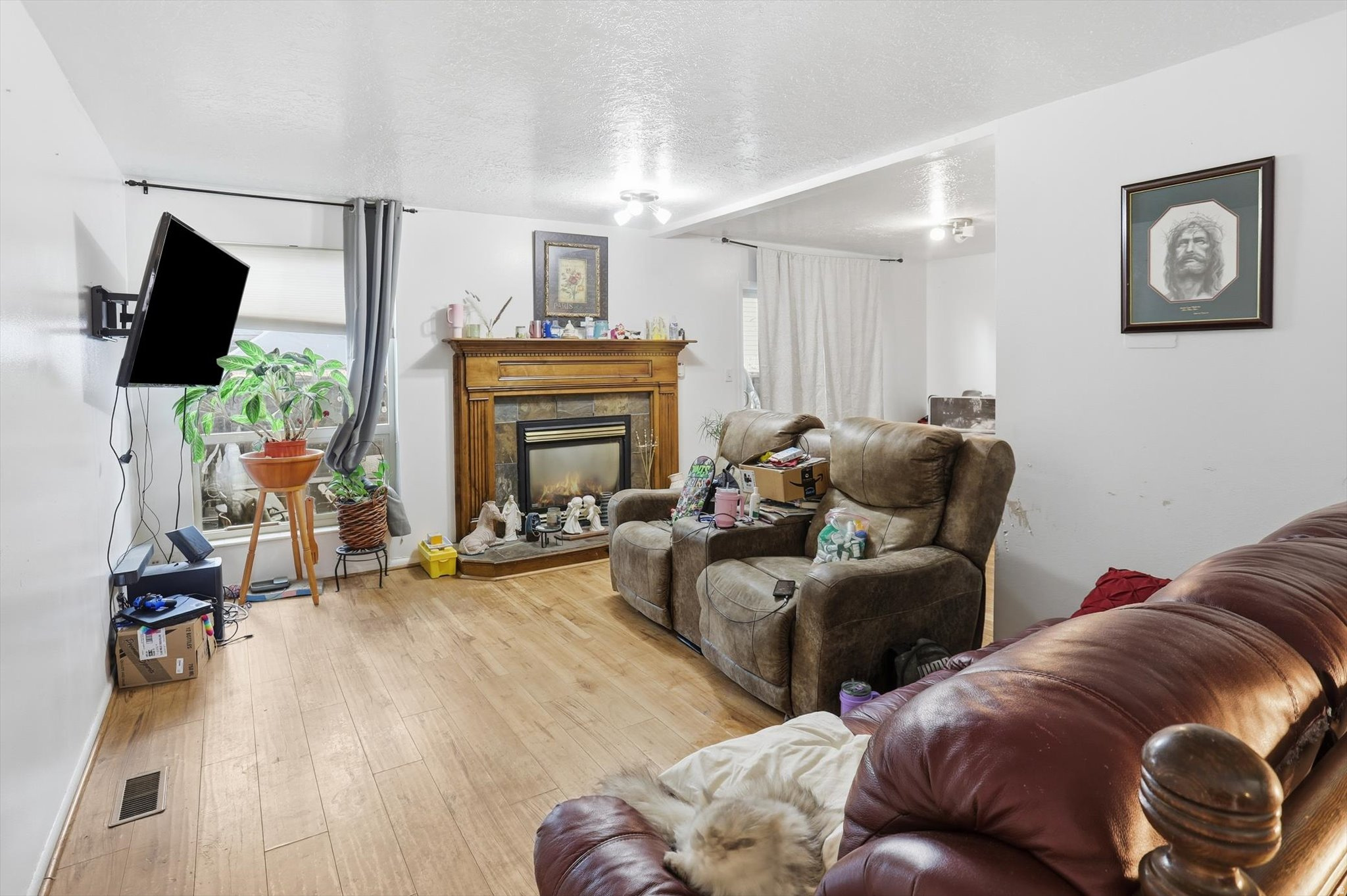 1120 E CANYON RD S 16