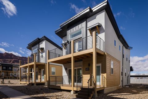 Townhouse For Sale - 2906 E Desert Sol Ct<br/> Moab, UT 84532