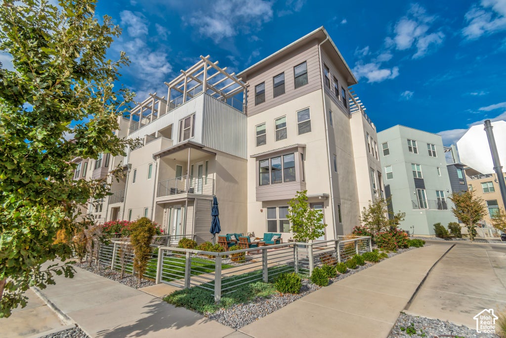 Photo of 11223 S CLEAR BLUE DR W, South Jordan, UT 84009 (MLS # 2190831)