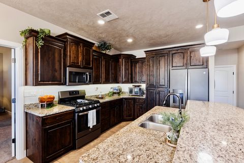 Tiny photo for 2714 W 220 N, Hurricane, UT 84737 (MLS # 2135105)