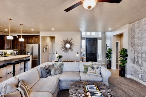 Tiny photo for 2714 W 220 N, Hurricane, UT 84737 (MLS # 2135105)