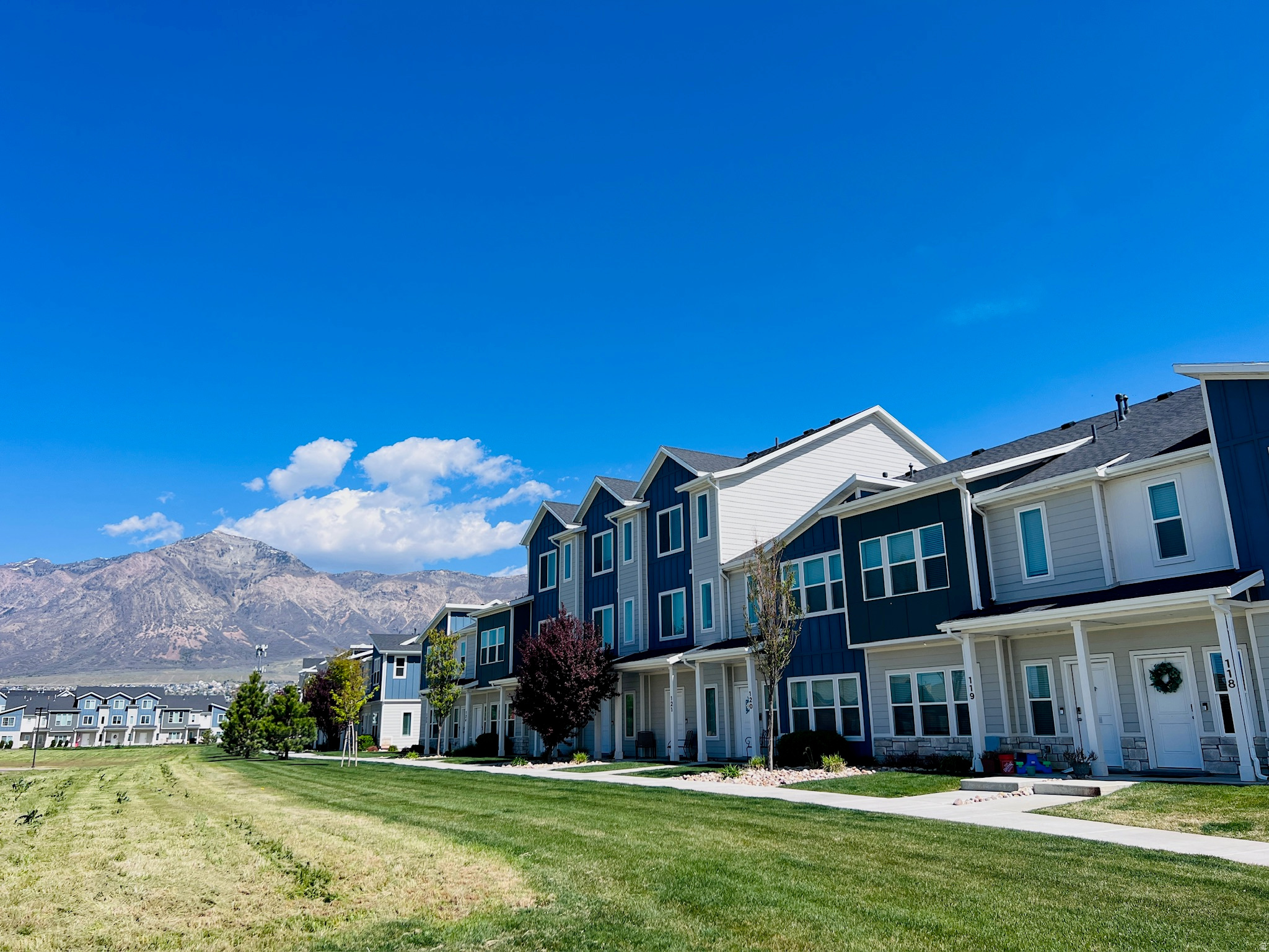 PROMINENCE POINT - Residential