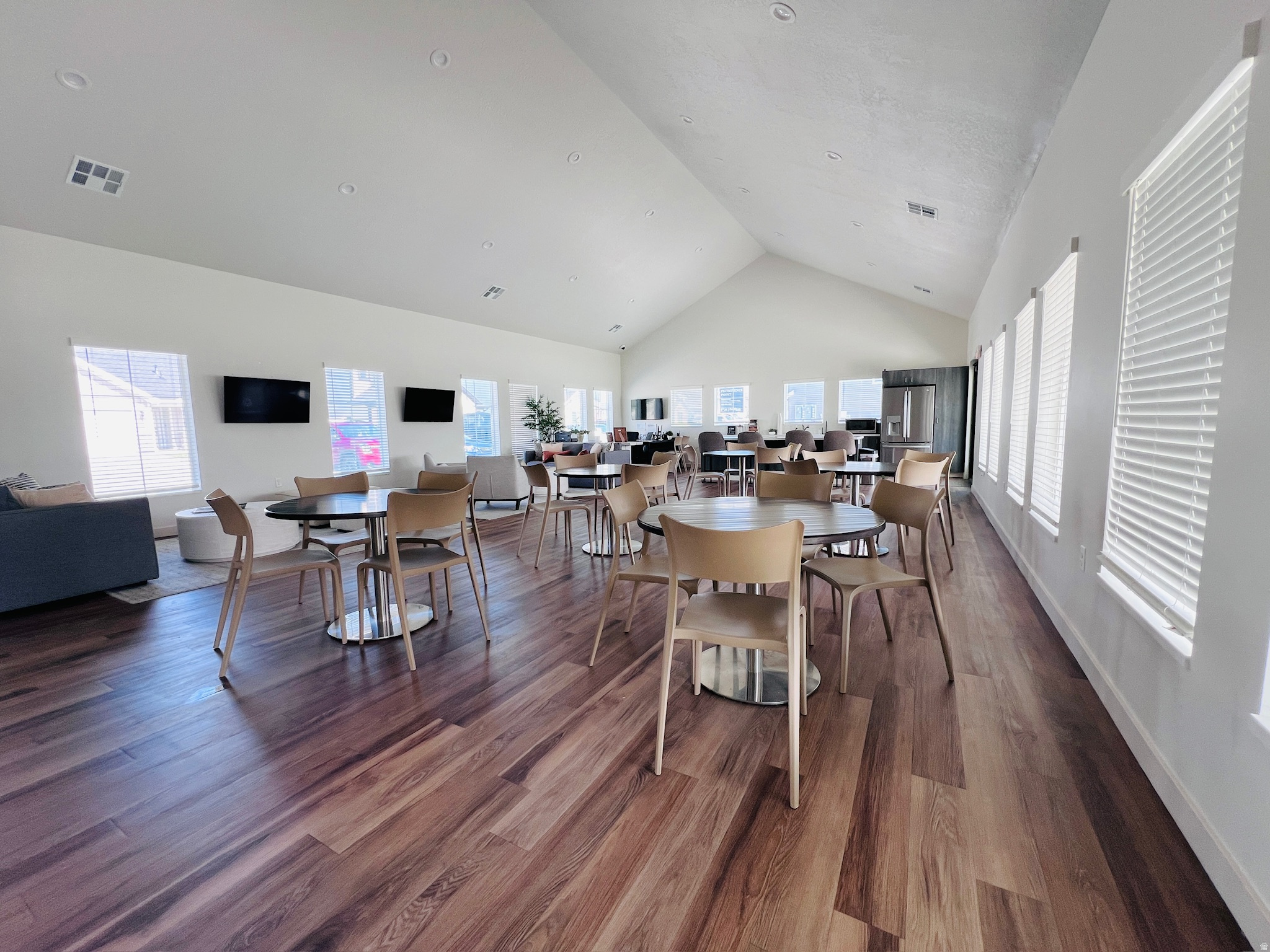 PROMINENCE POINT - Residential