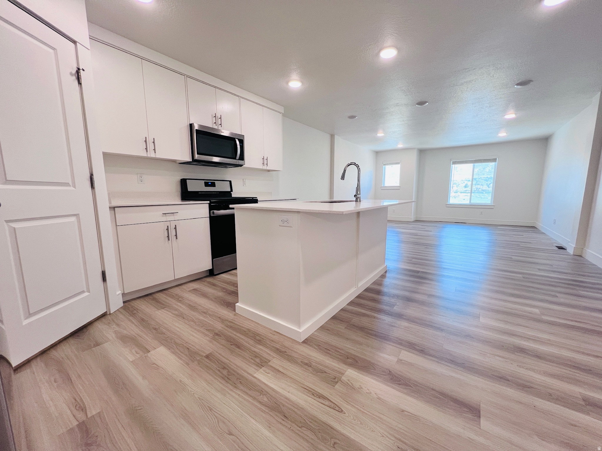 PROMINENCE POINT - Residential