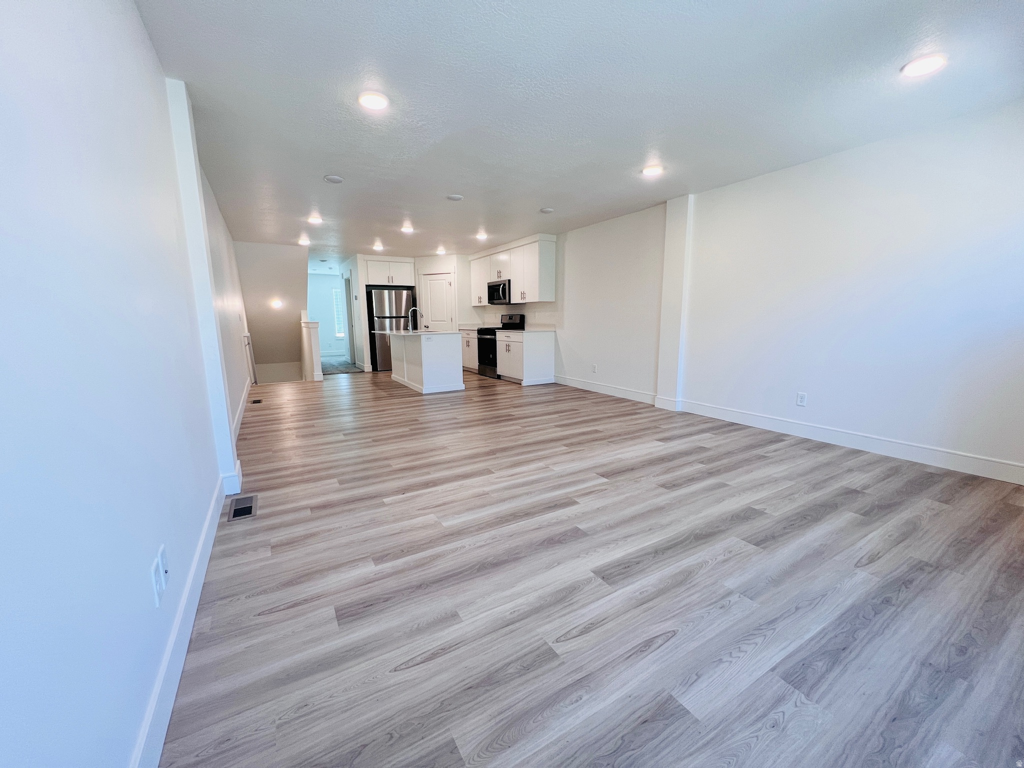 PROMINENCE POINT - Residential