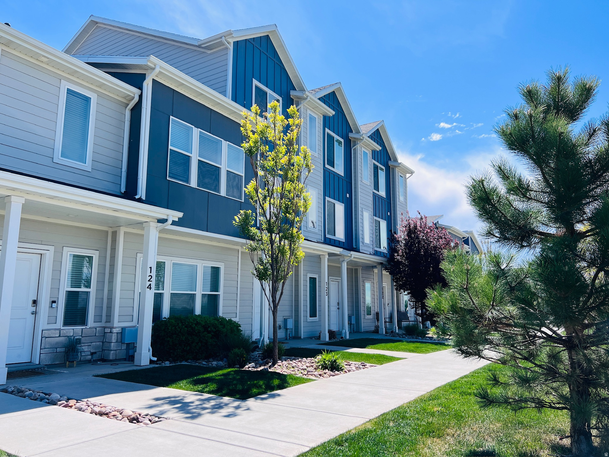 PROMINENCE POINT - Residential