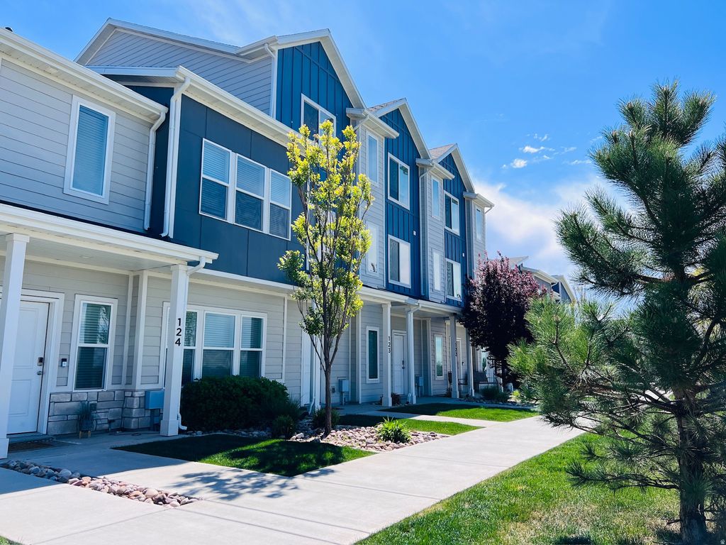 Photo of 1731 N 300 E #122, North Ogden, UT 84414 (MLS # 2153487)