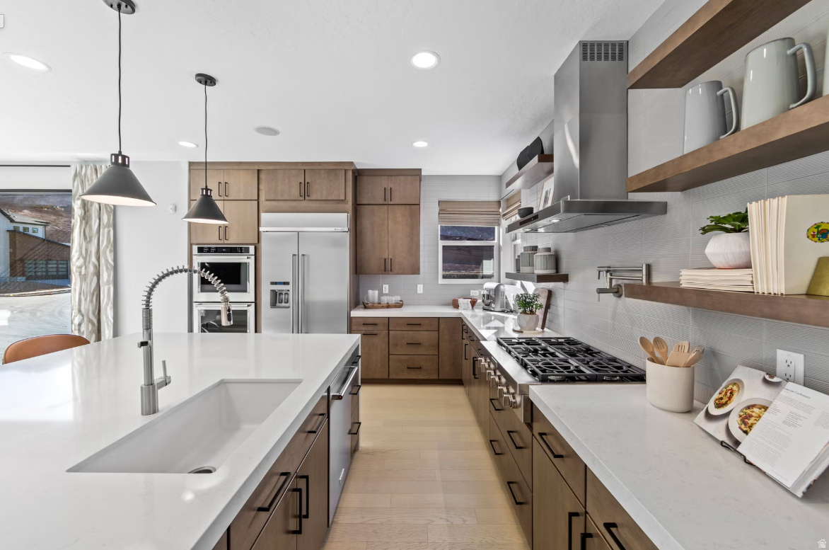 CANYON POINT - Residential