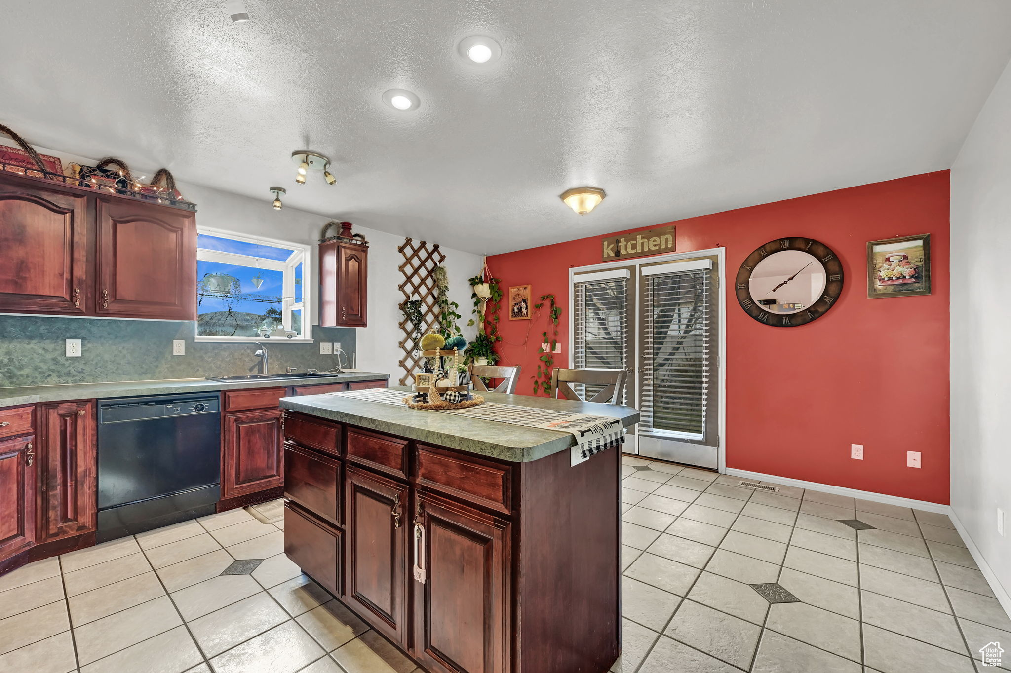 10877 N Wallace Ln, Tremonton, Utah image 9