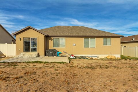 Tiny photo for 653 STONEBROOK LN, Santaquin, UT 84655 (MLS # 2126582)