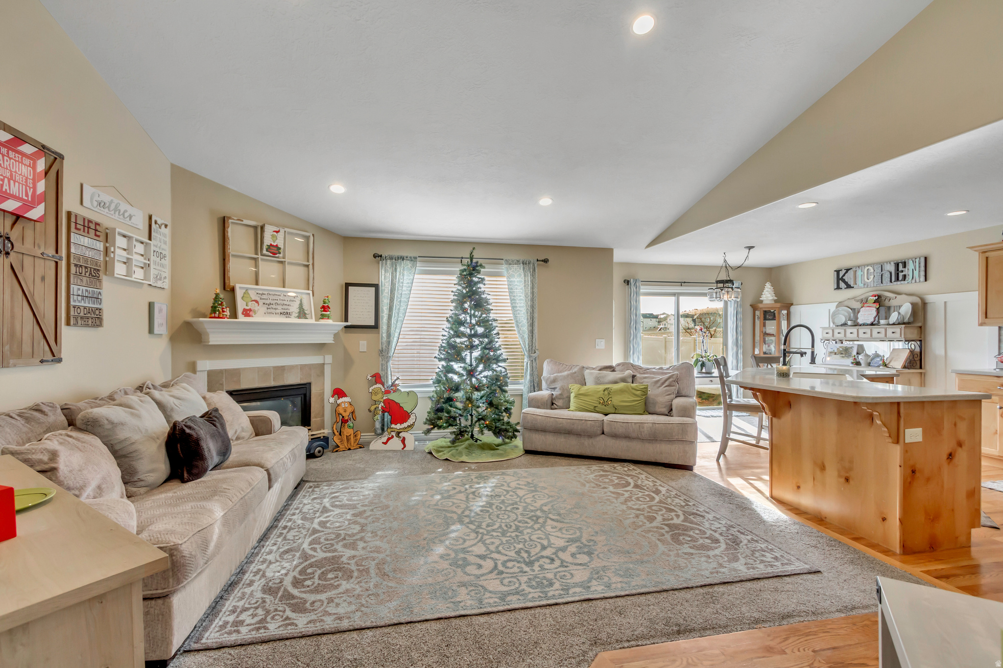 SUMMIT RIDGE - Residential