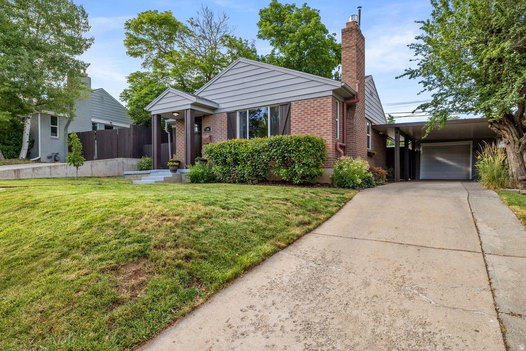 Photo of 2490 E COMMONWEALTH AVE S, Salt Lake City, UT 84109 (MLS # 2176850)