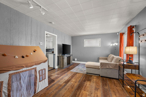 ELTON SUB - Residential