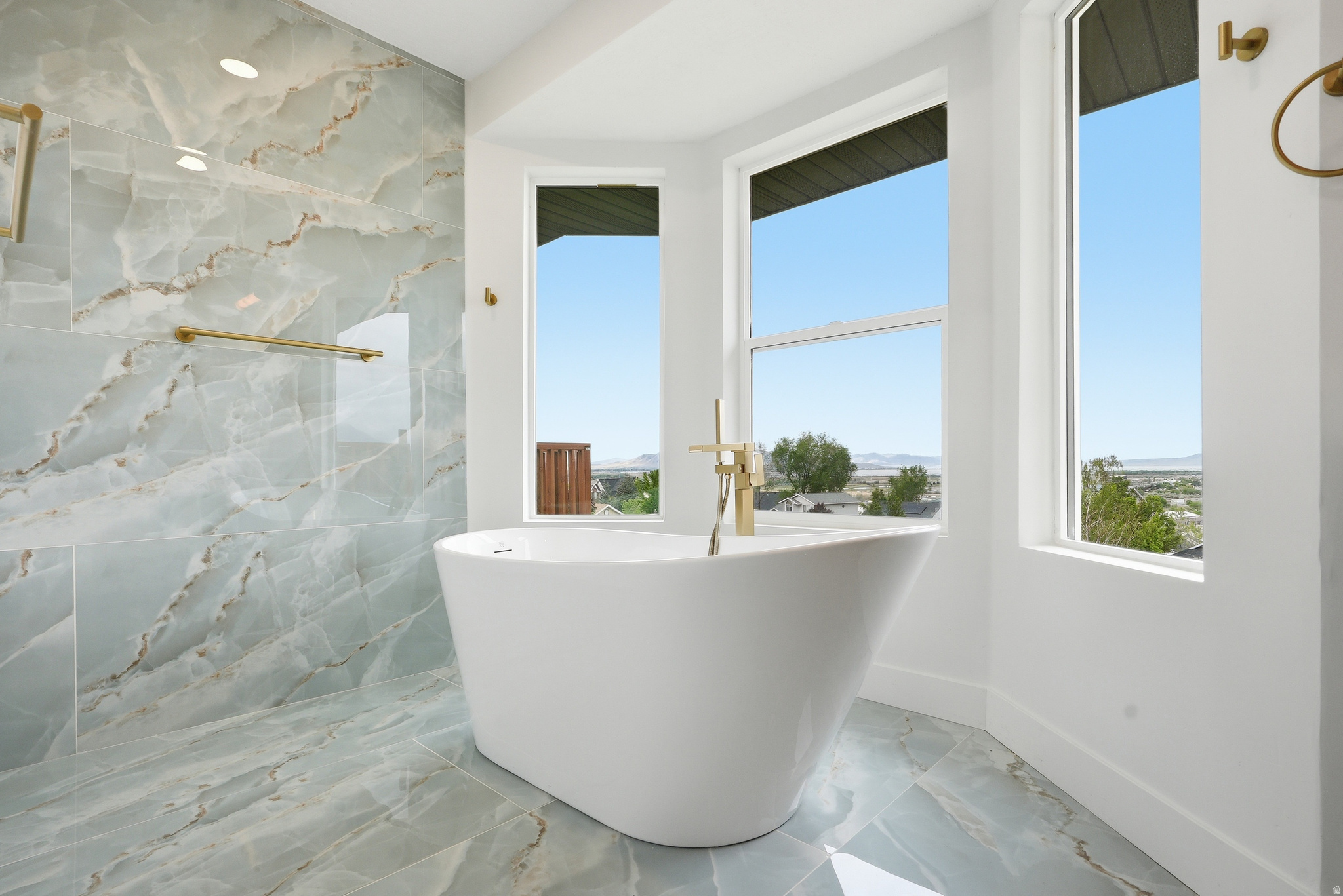 EAGLES VIEW - Residential