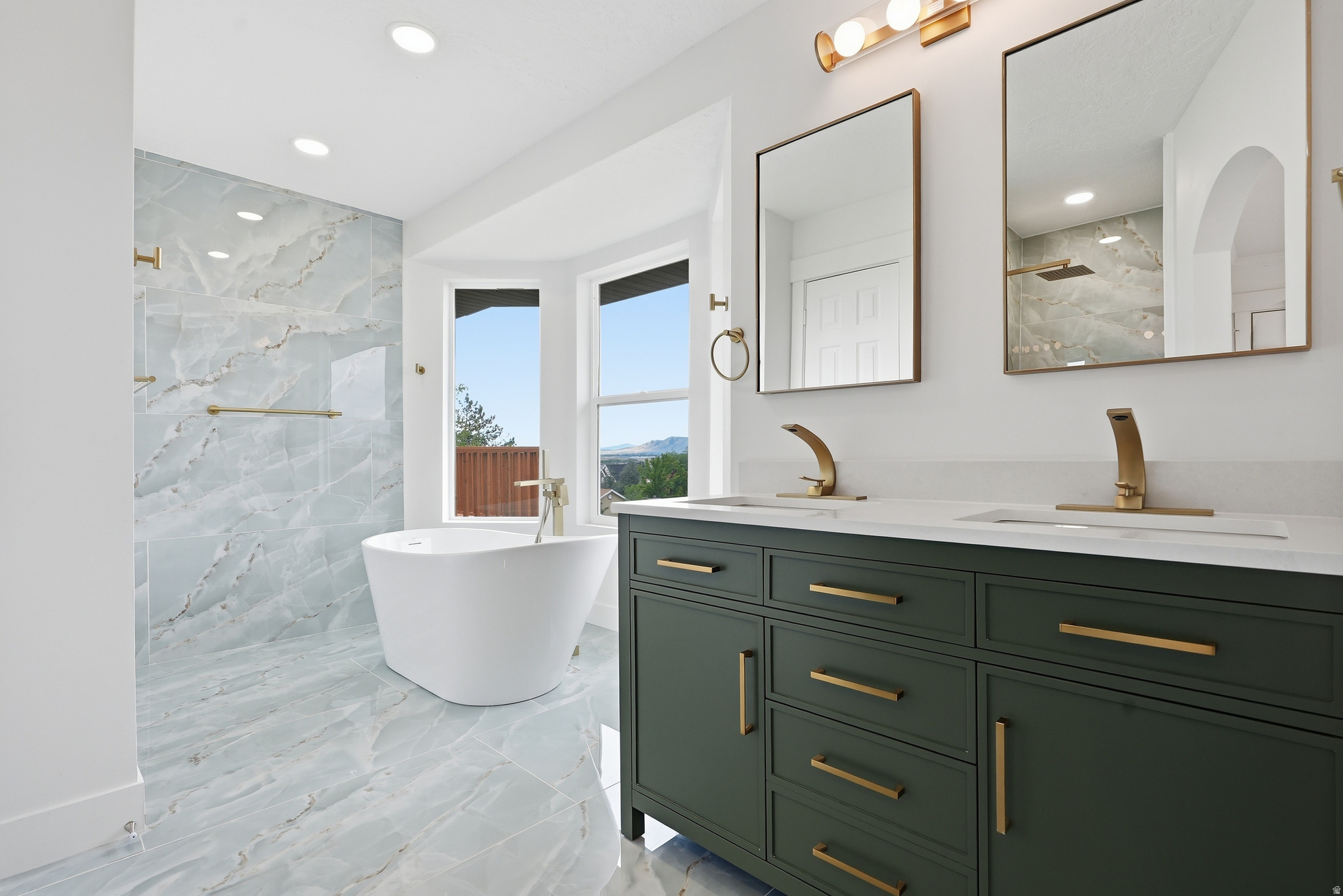 EAGLES VIEW - Residential