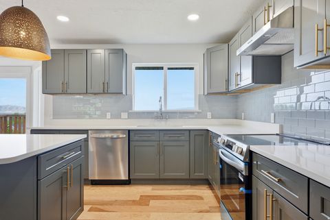 Tiny photo for 1754 CALIFORNIA AVE, Provo, UT 84606 (MLS # 2154083)