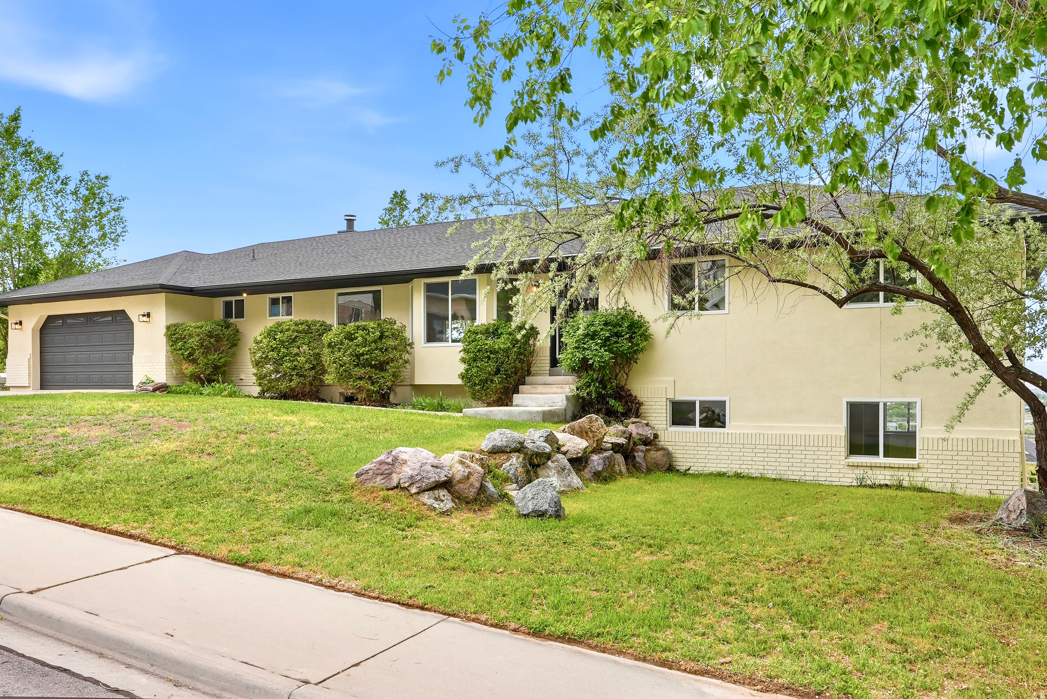 EAGLES VIEW - Residential