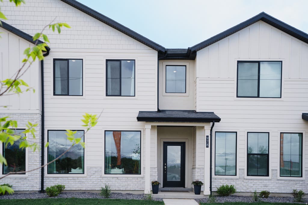 Photo of 916 S RIVER BOTTOMS RD #186, Spanish Fork, UT 84660 (MLS # 2178301)