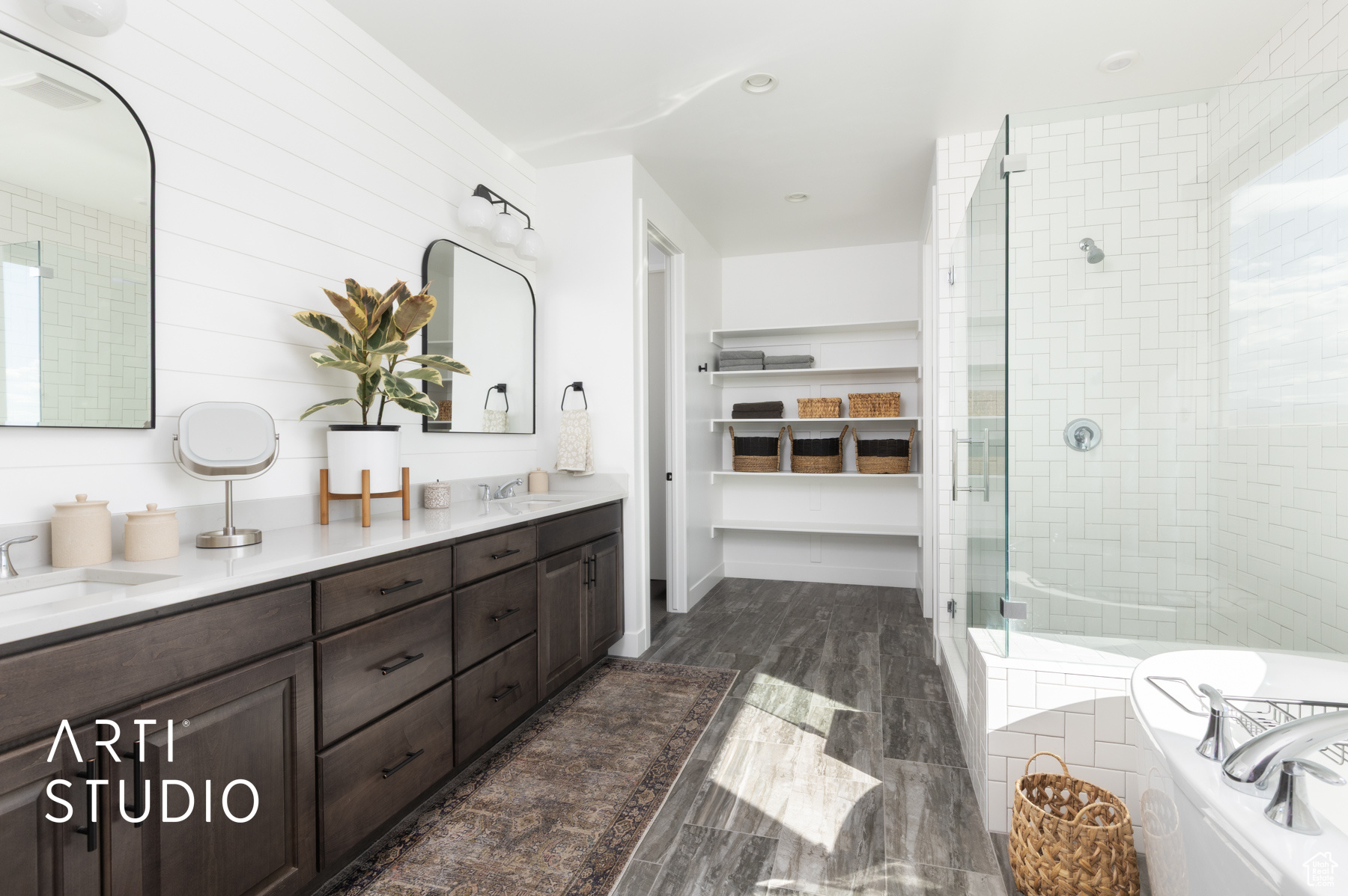 CANYON POINT - Residential