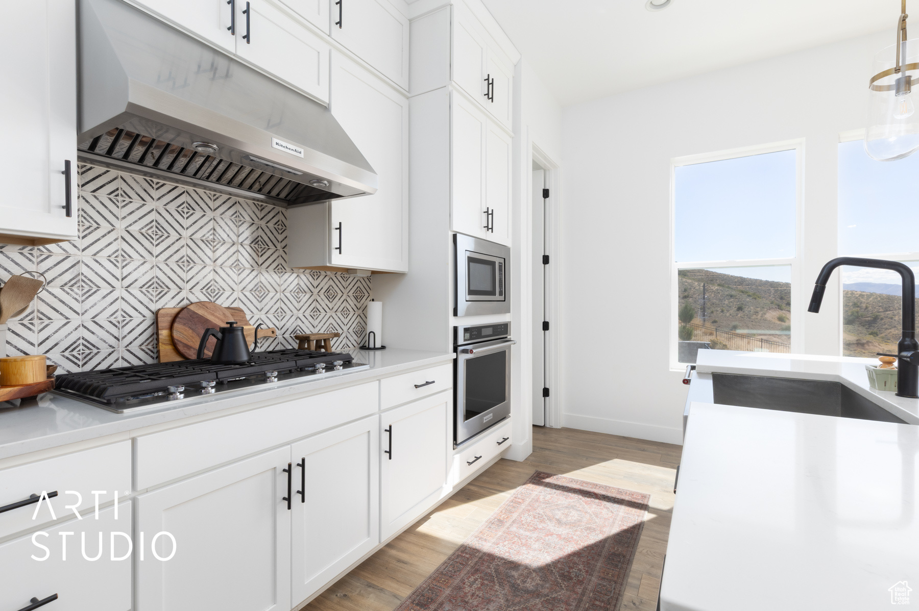 CANYON POINT - Residential