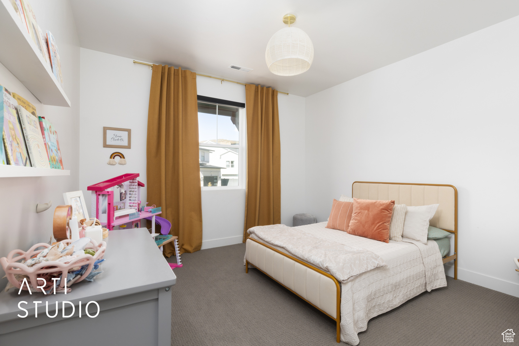 CANYON POINT - Residential