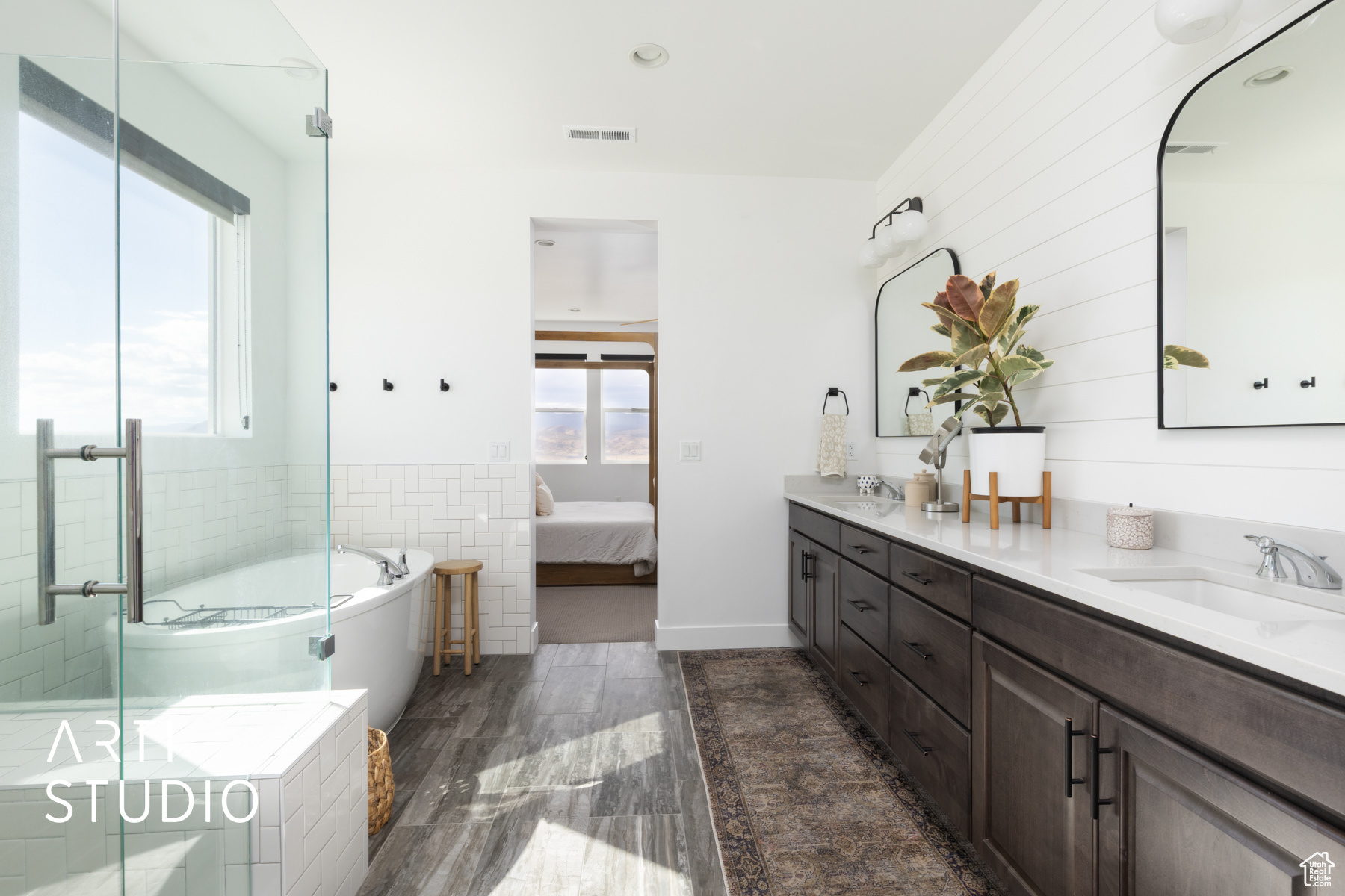 CANYON POINT - Residential