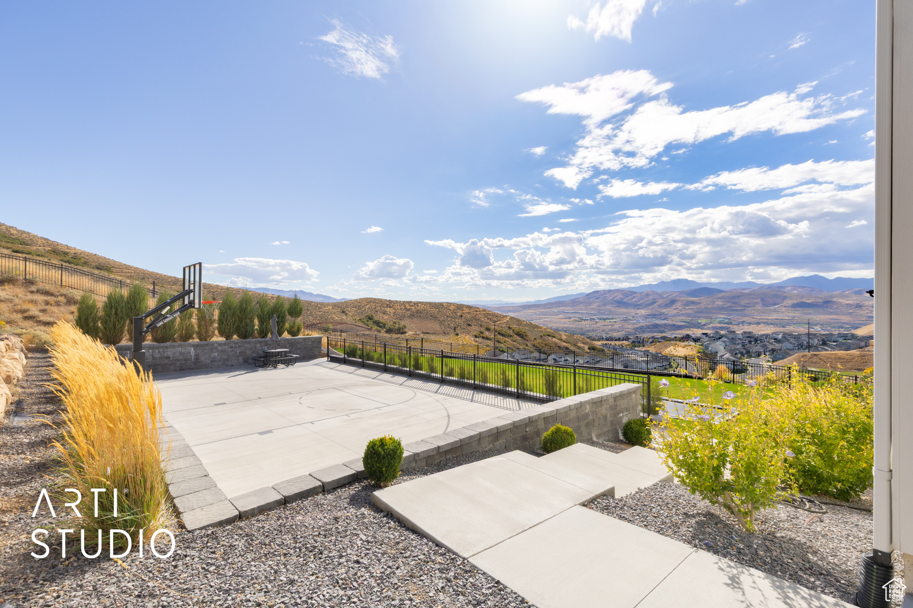 CANYON POINT - Residential