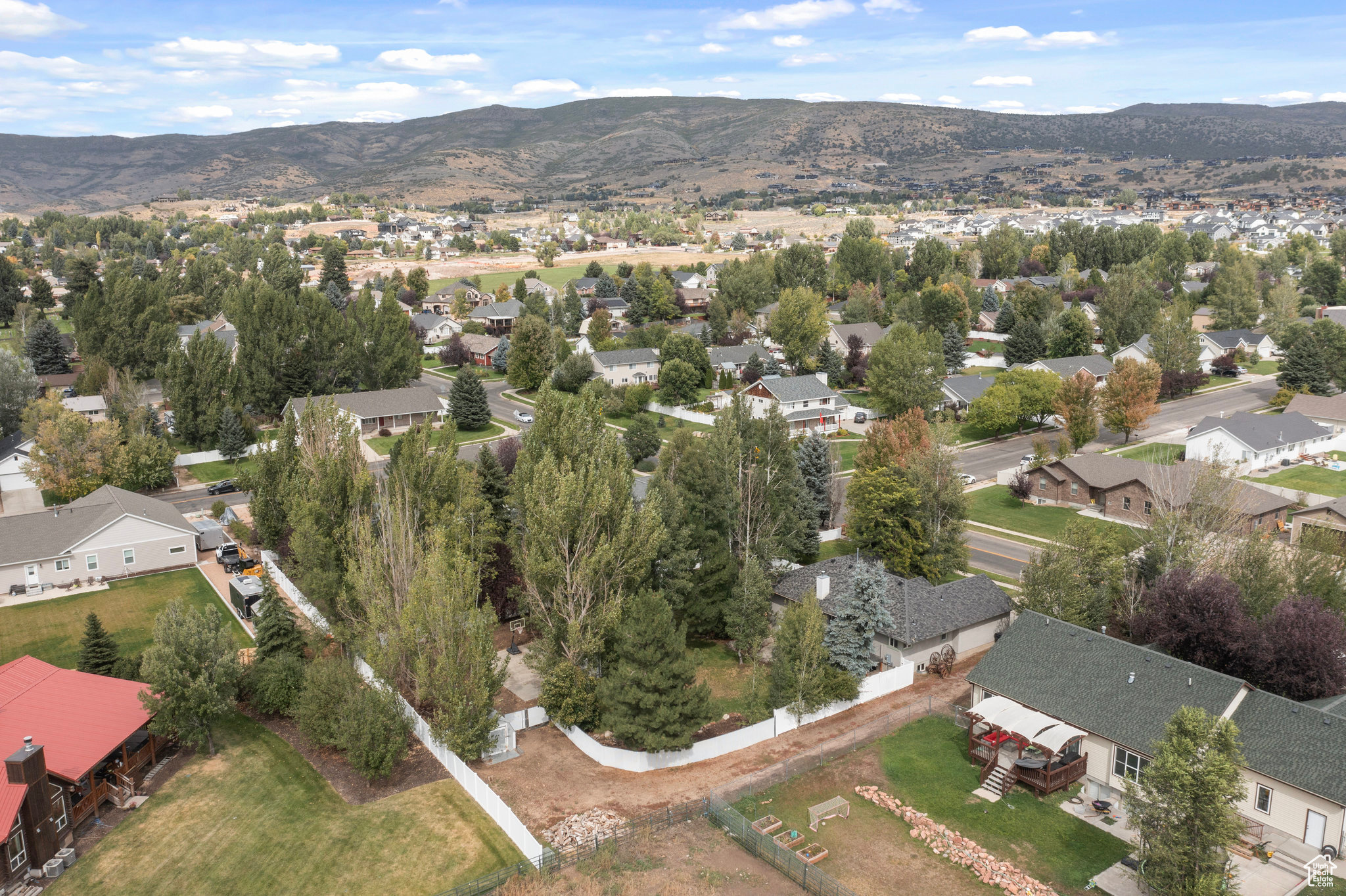 MOUNTAIN VIEW ESTATES - Residential