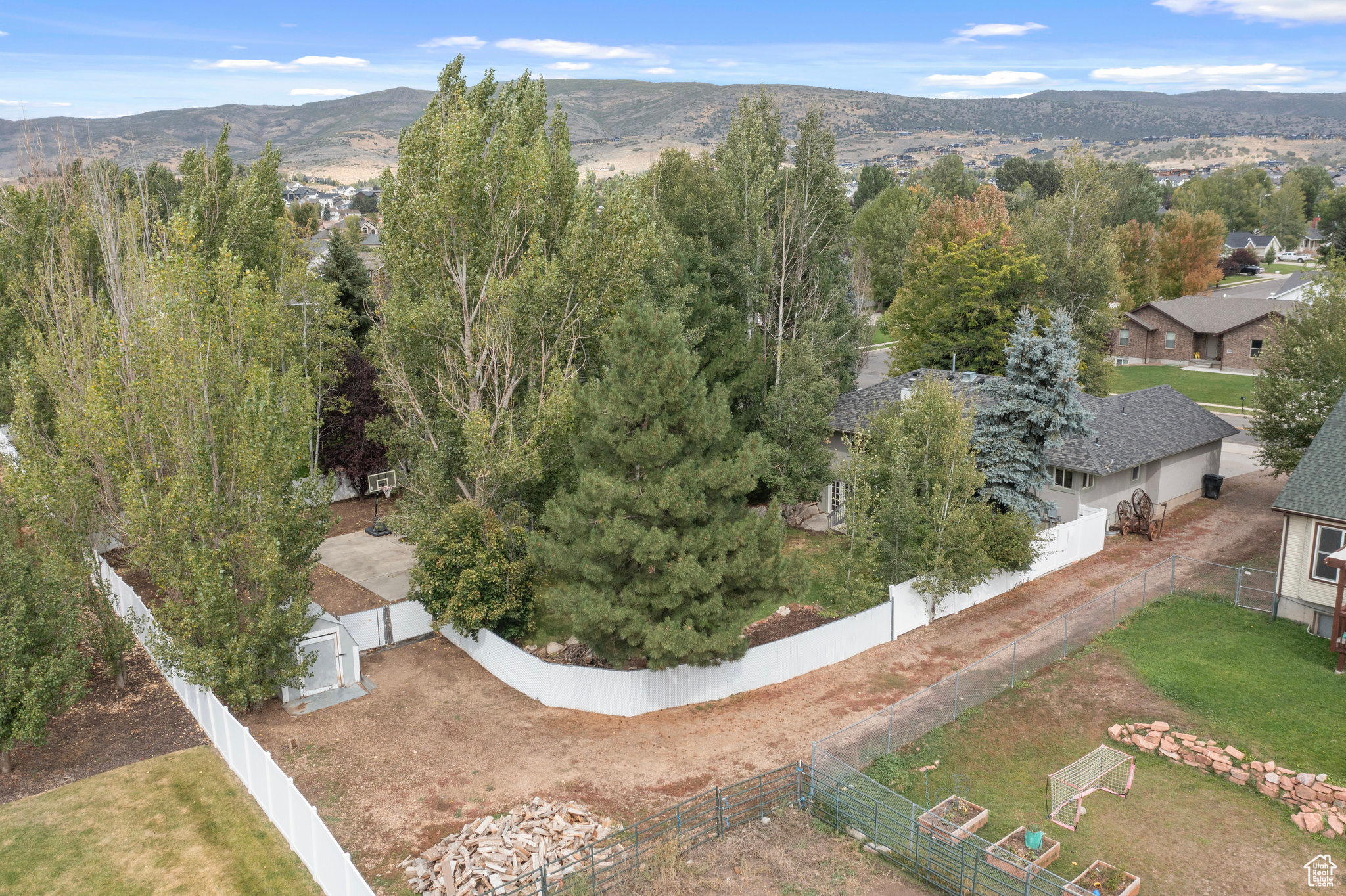 MOUNTAIN VIEW ESTATES - Residential