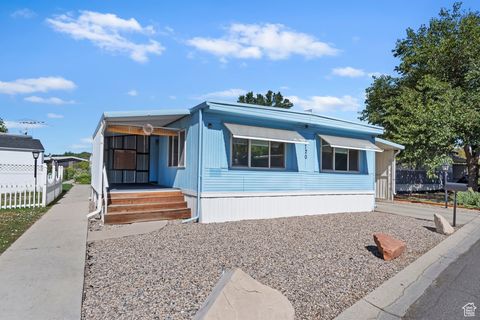 Photo of 4720 S YUCCA DR, Taylorsville, UT 84123 (MLS # 2117140)