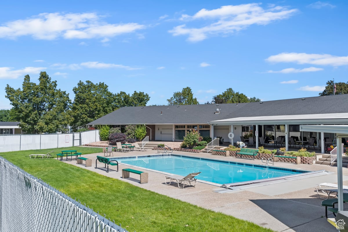 MAJESTIC MEADOWS - Residential