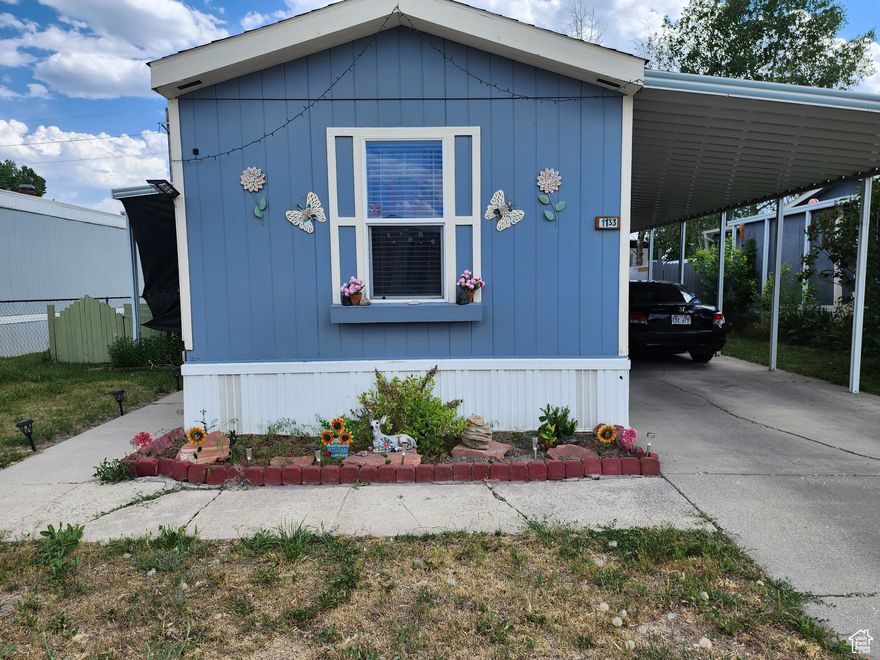 Perfect starter home is now available in Las Haciendas! Fully fenced! Very well maintained! Conveniently located just a turn away from Shopping, Entertainment, and the BEST West Valley City has to offer! Get ready for the summer! Community offers a pool! Sq. Ft provided as a courtesy measurement only! Buyer/Buyer Broker to verify all information