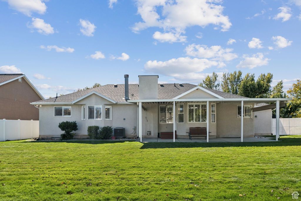 Photo of 1434 W AUTUMN OAK CIR, West Jordan, UT 84088 (MLS # 2119214)
