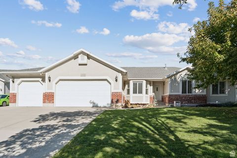 Photo of 1434 W AUTUMN OAK CIR, West Jordan, UT 84088 (MLS # 2119214) Photo of 1434 W AUTUMN OAK CIR, West Jordan, UT 84088 (MLS # 2119214)