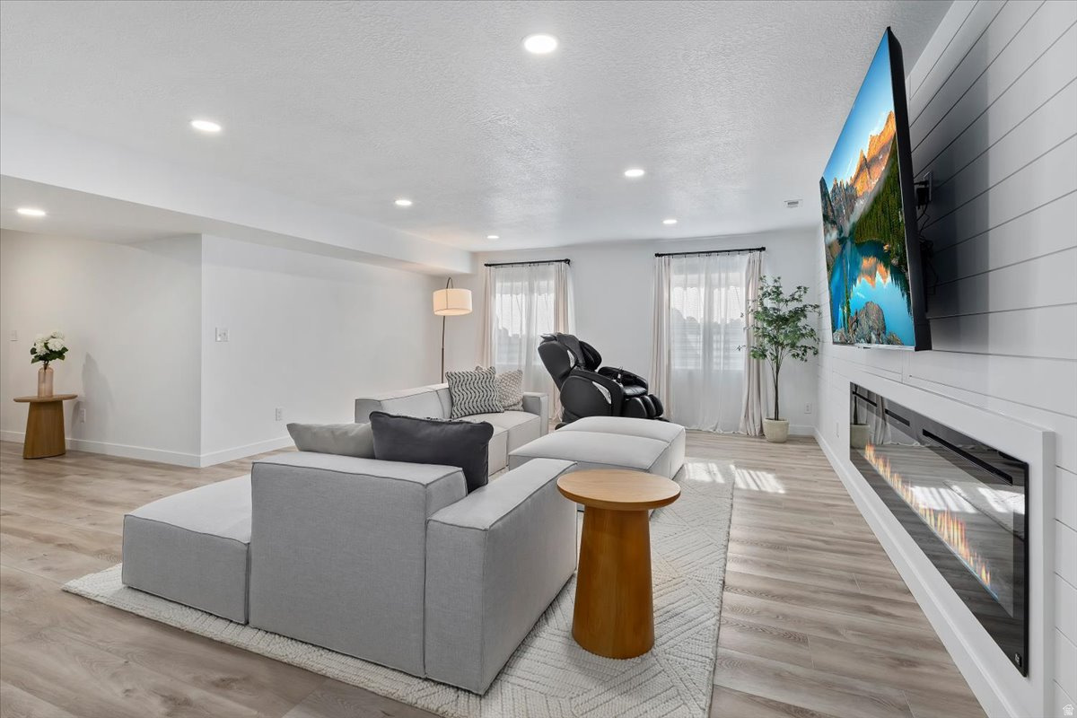 MALLARD BAY - Residential