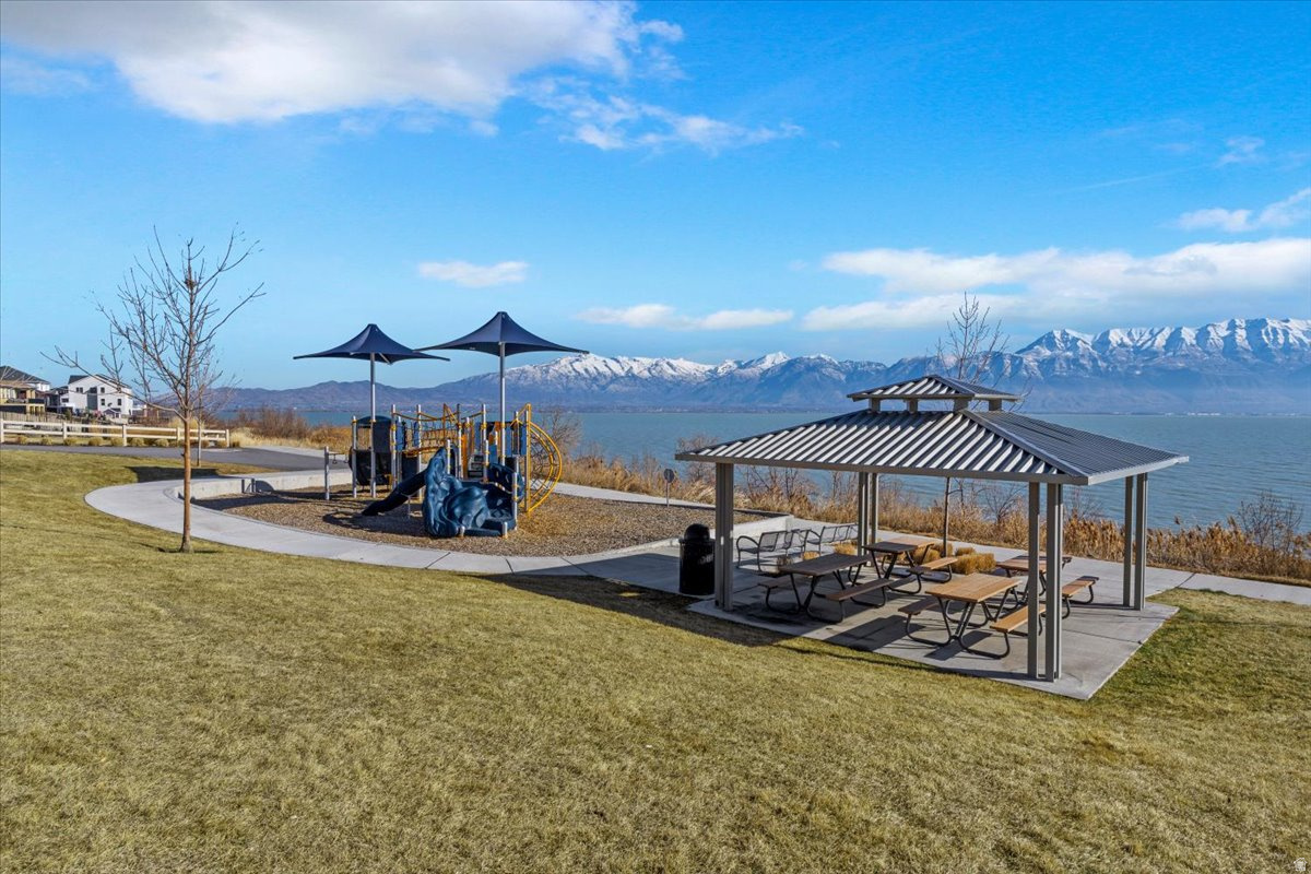 MALLARD BAY - Residential