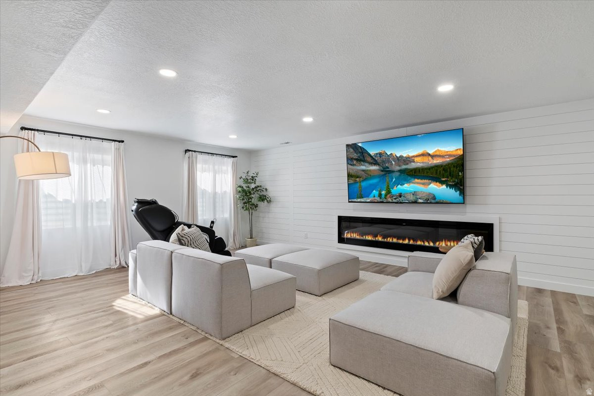 MALLARD BAY - Residential