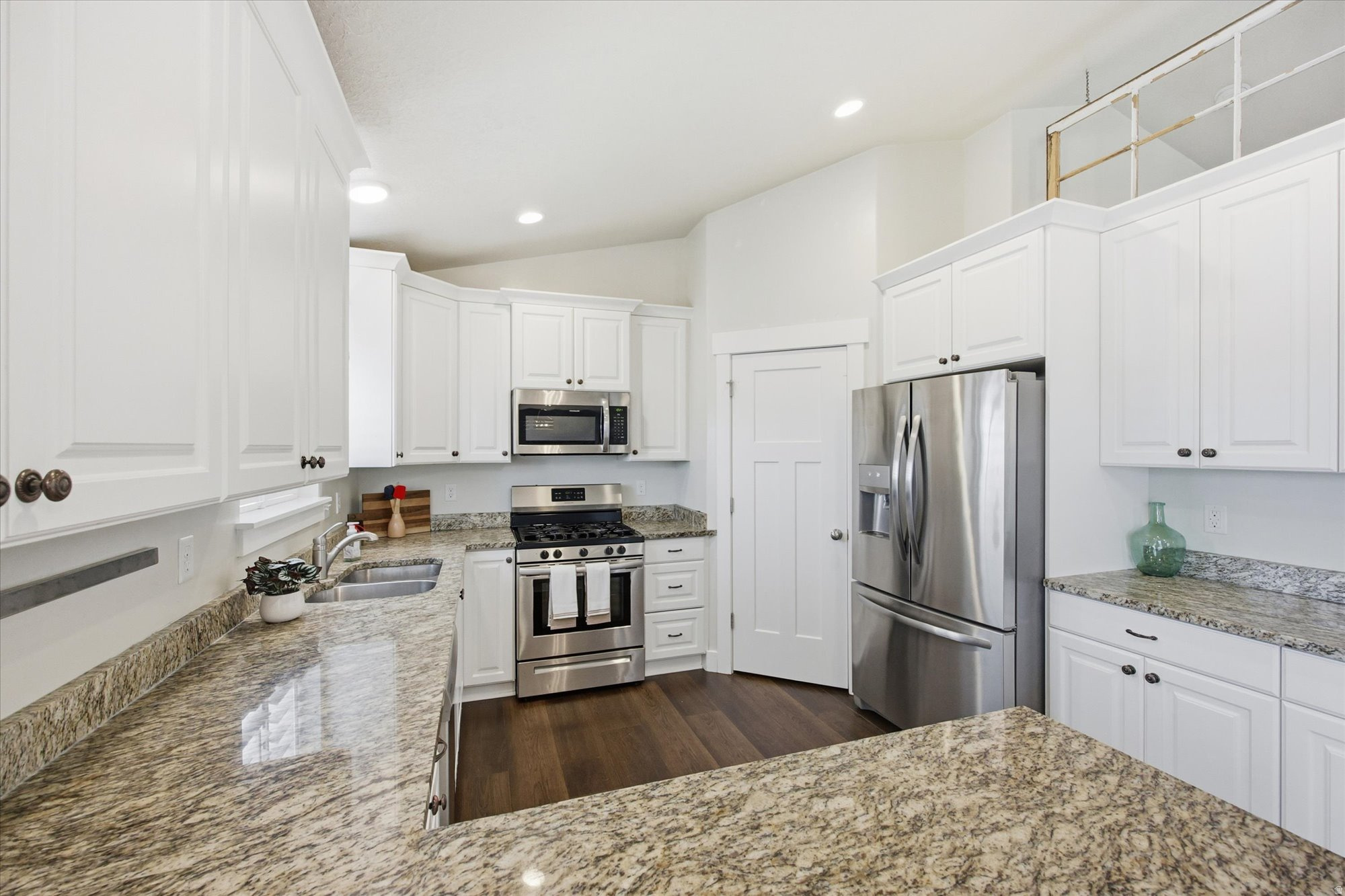 RED CLIFF ESTATES SUBDIVISION - Residential