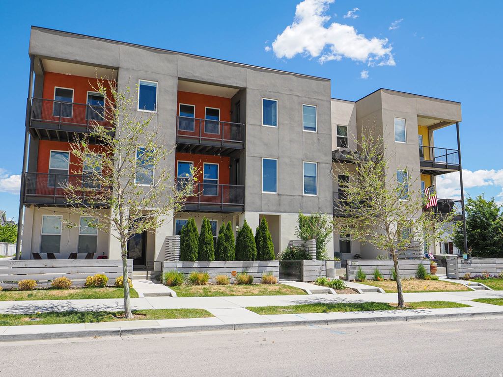 Photo for 10871 S LAKE RD, South Jordan, UT 84009 (MLS # 2159455)