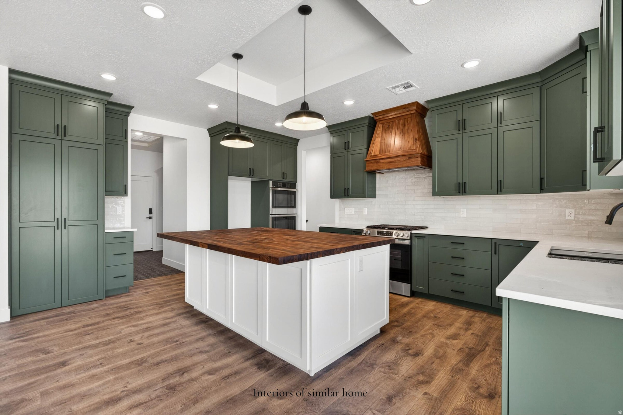 IRON CREST - Residential