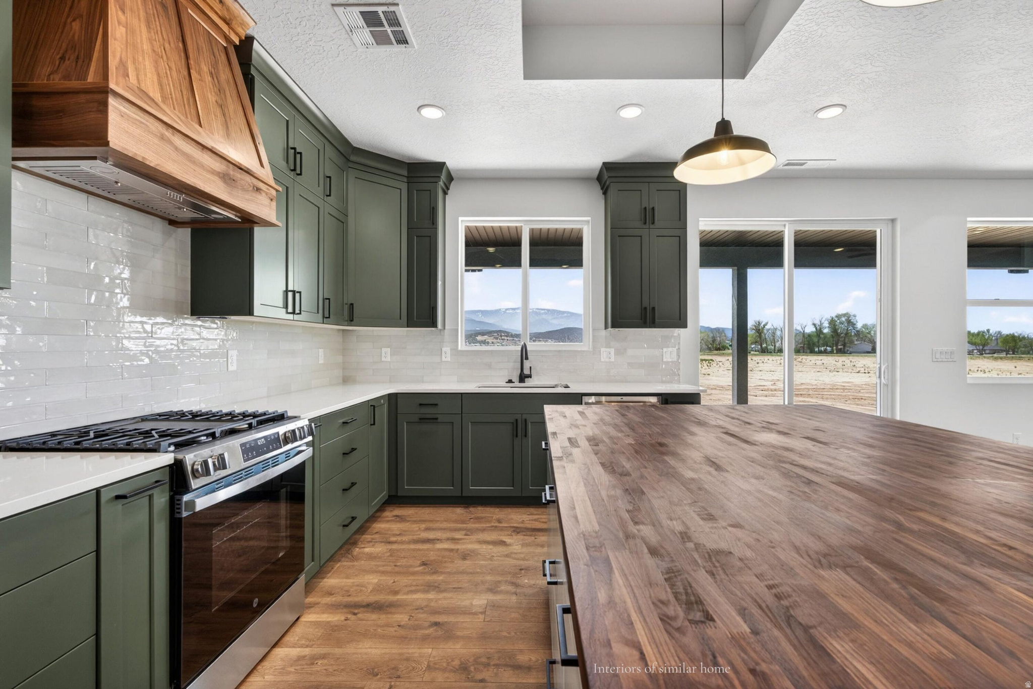 IRON CREST - Residential