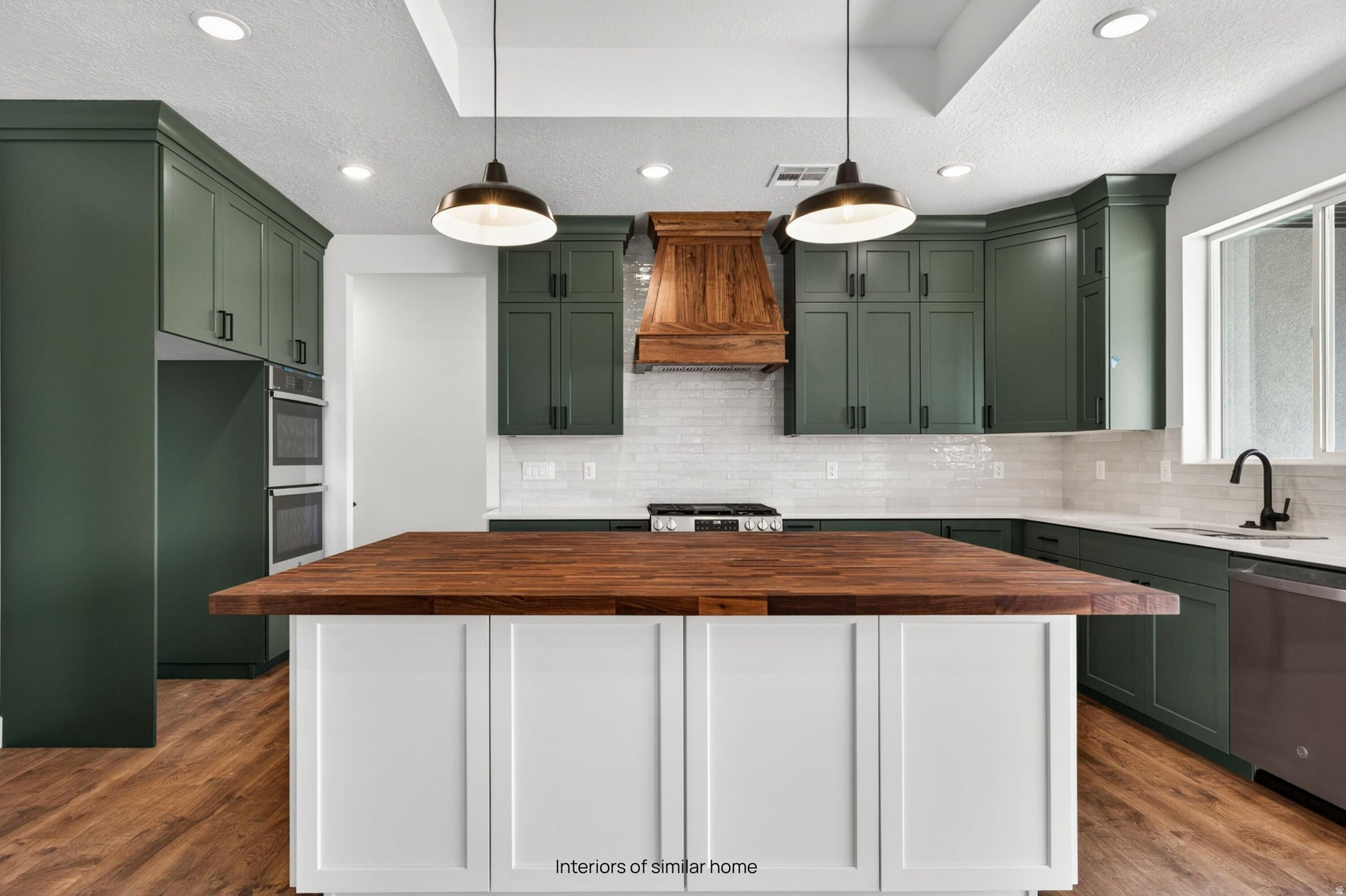IRON CREST - Residential