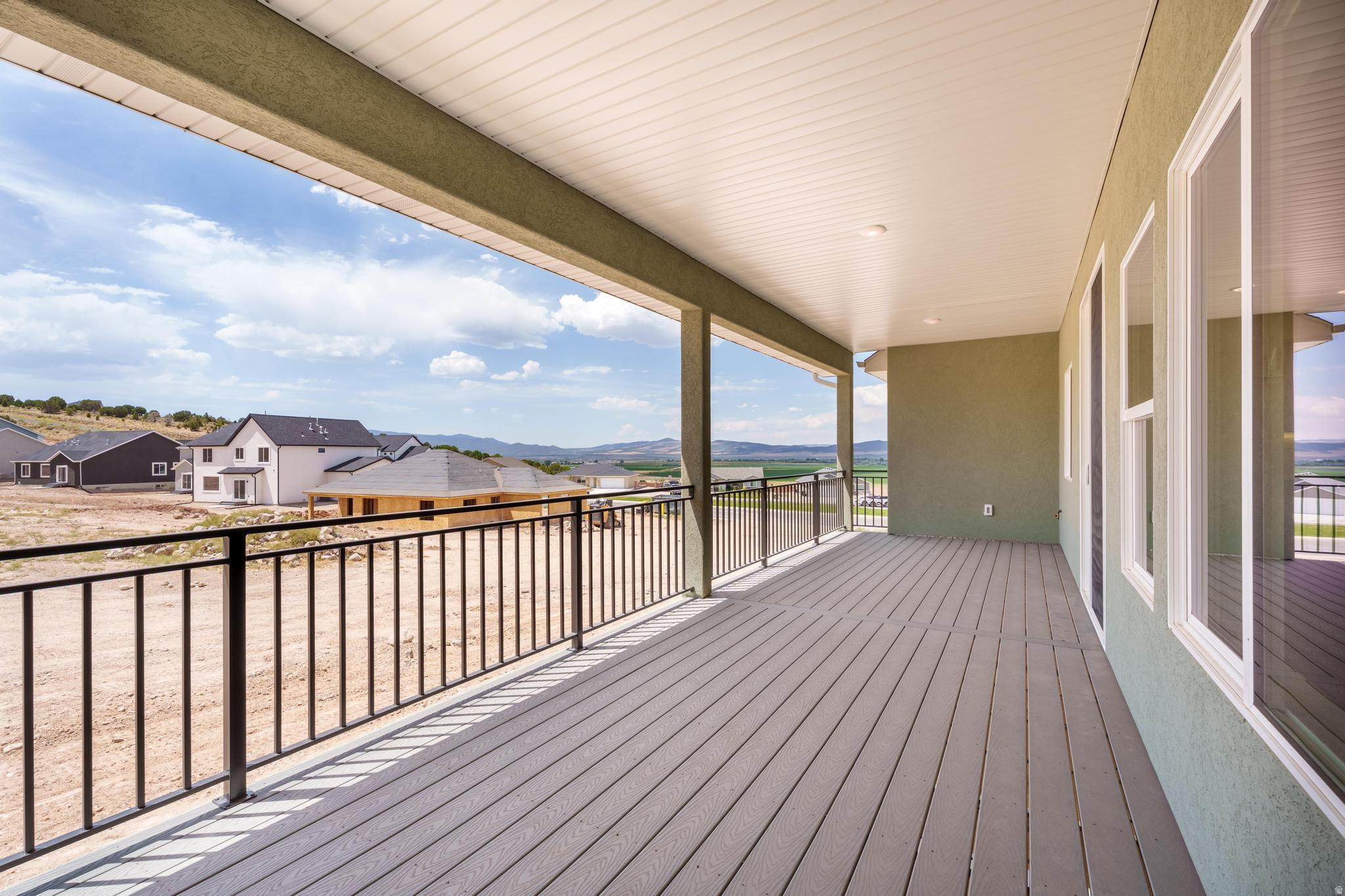 IRON CREST - Residential