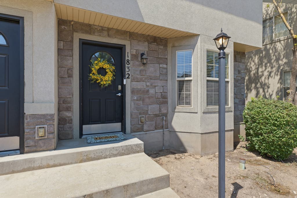 Photo of 1832 W WEMBLY PARK S, Springville, UT 84663 (MLS # 2177308)