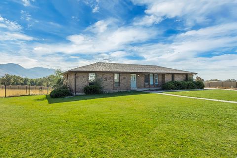 Photo of 5423 W PEBBLE LN, Highland, UT 84003 (MLS # 2119848)
