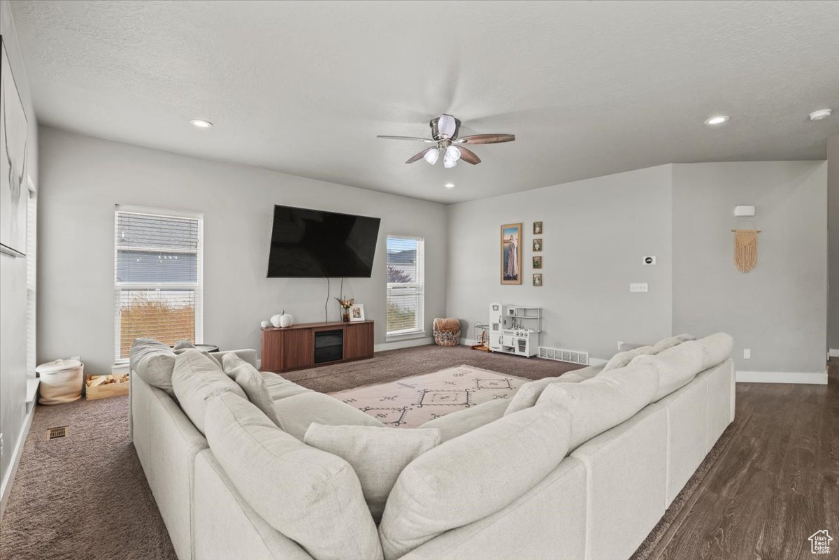 LEGACY ESTATES - Residential